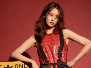 Cuma Pakai Kaos dan Celana Bergaris di Acara Fashion, Cantiknya Yoona Sudah Bikin Fans Kesensem
