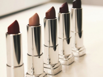 15 Warna Lipstik Ini Bakal Cocok Dipakai Semua Tipe Kulit atau Bentuk Bibir