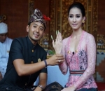 Tutde Gagah dalam Pakaian Adat Bali