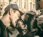 Ciuman Romantis Darius Sinathrya
