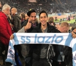 <p>Pasangan ini rupanya ingin menonton pertandingan antara Roma VS Lazio di  Stadion Olimpico Tribun