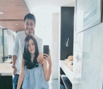  Mirror Selfie Bareng Istri, Radit Malah Senyum 'Maksa'