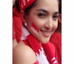 Dandan ala Suporter Indonesia, Ashanty Minta Bangsa Indonesia Tidak Terpecah Belah