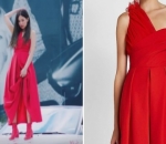 Gaun Merah Asimetris Jennie yang Memukau Seharga Motor