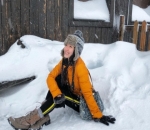Natasha Wilona Santai Duduk di Atas Salju