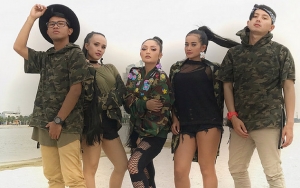 Foto Senyum Siti Badriah Saat Luncurkan Album Berjudul Lagi Syantik Showbiz Liputan6 Com