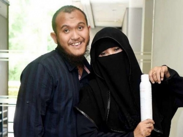 Mesra dengan Istri, Netizen Salfok Wajah Caisar 'YKS' terlihat Lebih Tua
