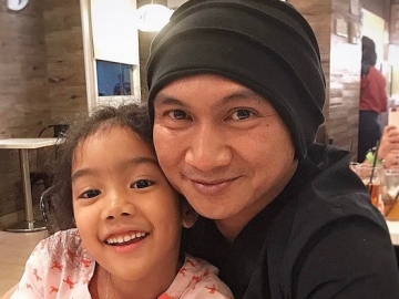 FOTO : Sedih Anaknya Akan Pindah ke Bali, Begini Potret Hangatnya Hubungan Anji dan Leticia