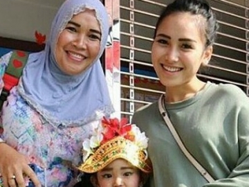 Ibu Ayu Ting Ting Mendadak Baper Posting Video Ini di Instagram 
