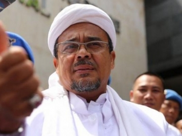 Polisi Siap 'Jemput' di Bandara, Benarkan Habib Rizieq Batal Pulang?