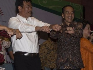 Viral, Begini Serunya Jokowi dan Iriana Joget Maumere dengan Ibu PAUD