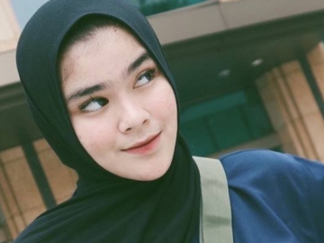 Kece dan Trendy, 7 Gaya Hijab Sivia Azizah yang Anti Mainstream Tapi Tetap Cantik