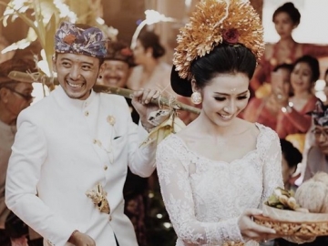 FOTO: Usung Budaya Bali, Tutde Mantan Kekasih Nikita Willy Resmi Menikah