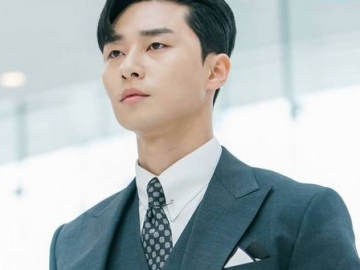 Pakai Setelan Jas, Gantengnya Park Seo Joon Jadi CEO Perusahaan di ‘Why Secretary Kim’