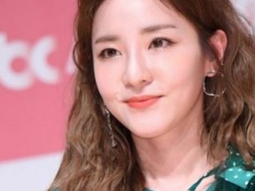 Sandara Park Ingin Undang Jung Hae In ke Acara Kecantikan ‘Mimi Shop’, Kenapa?