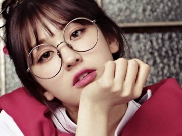 Keluar dari JYP Entertainment, Jeon Somi Buat Fans Cemas Usai Ketahuan 'Like' Komentar Ini