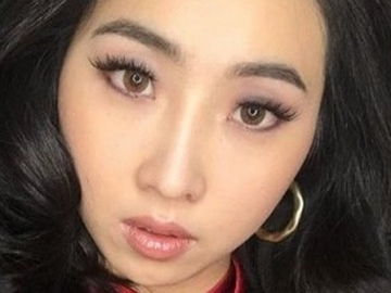 Minzy Anggun dengan Gaun Merah dan Unggah Foto Selfie, Netter Berikan Beragam Komentar