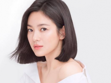 Dikonfirmasi, Song Hye Kyo Kini Bergabung dengan Rumah Produksi Film Milik Wang Kar Wai