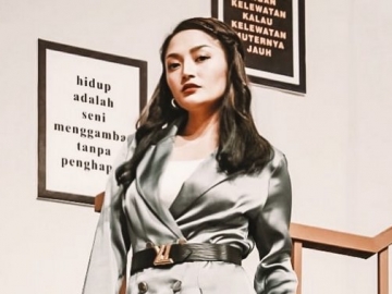 Cuma Karena Behel, Potret Siti Badriah Kenakan Baju Pengantin Jadi Bahan Olokan 