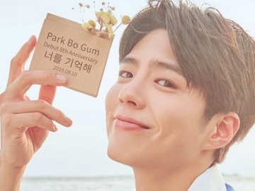 Rayakan 8 Tahun Debut, Park Bo Gum Pamer Kemampuan Vokal Cover Lagu Paul Kim
