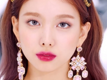Teaser 'Feel Special' Twice Mulai Dirilis, Makeup Nayeon Jadi Sorotan Netizen