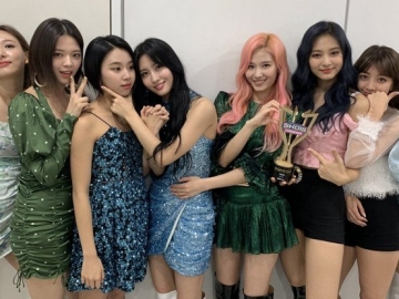 'Feel Special' Raih Kemenangan Perdana, Member Twice Rebutan Ucapkan Terima Kasih ke Mina