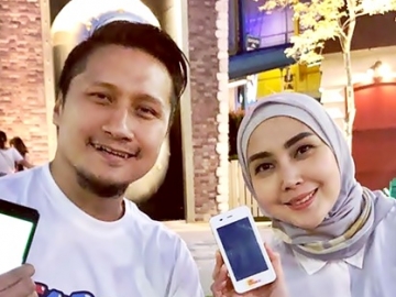Arie Untung Puji ‘Habis-Habisan’ Sang Istri Usai Berlibur dari Pantai Bali, Kenapa?