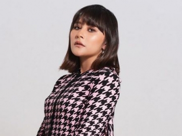 Prilly Latuconsina Pakai Dress Mini, Tubuh 'Aduhai' Auto Terpampang Nyata