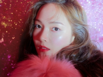 Tampil Girly Serba Pink di Promosi Produk Kosmetik, Imutnya Jessica Eks SNSD Bikin Fans Kesensem