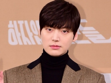 Ahn Jae Hyun Tak Kuasa Tahan Tangis di Depan Publik, Begini Tanggapan Netizen Korea