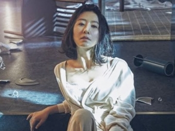 Kim Hee Ae Acungi Jempol Visual Han So Hee Meski Rebut Suaminya di 'The World of the Married'
