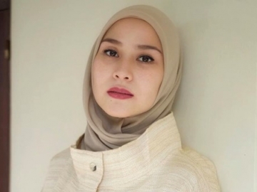 Bagikan Momen Hangat Dua Putrinya Berpelukan, Zaskia Adya Mecca: Sumpah Ini Lagi Berantem