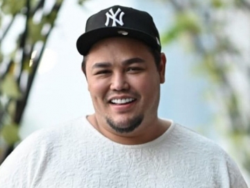 Ivan Gunawan Singgung Fans Baperan Pakai Akun Bodong, Nama Ayu Ting Ting Malah Terseret