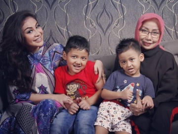 Reaksi Anak-anak Virnie Ismail Saat Tahu Sang Ibu Dilarikan ke Rumah Sakit