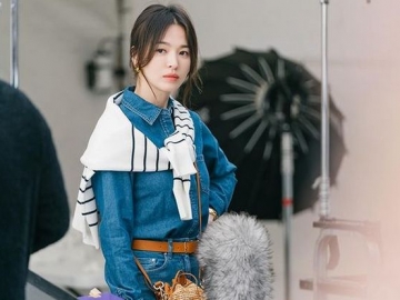  Visual Tak Lekang Usia, Song Hye Kyo Tampil Mempesona Jadi Mahasiswa di 'Breaking Up'