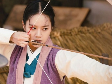 Hyeri Ungkap Alasan Bintangi Drama Saeguk Pertamanya 'Moonshine' dan Puji Yoo Seung Ho Cs