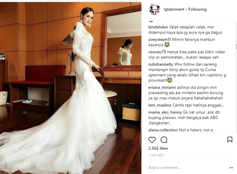 Mulan Jameela Dikasihani Netizen Karena Pakai Baju Pengantin
