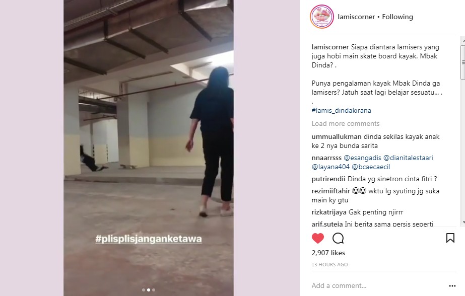 Dinda Kirana Terjatuh dari Papan Skateboard Miliknya