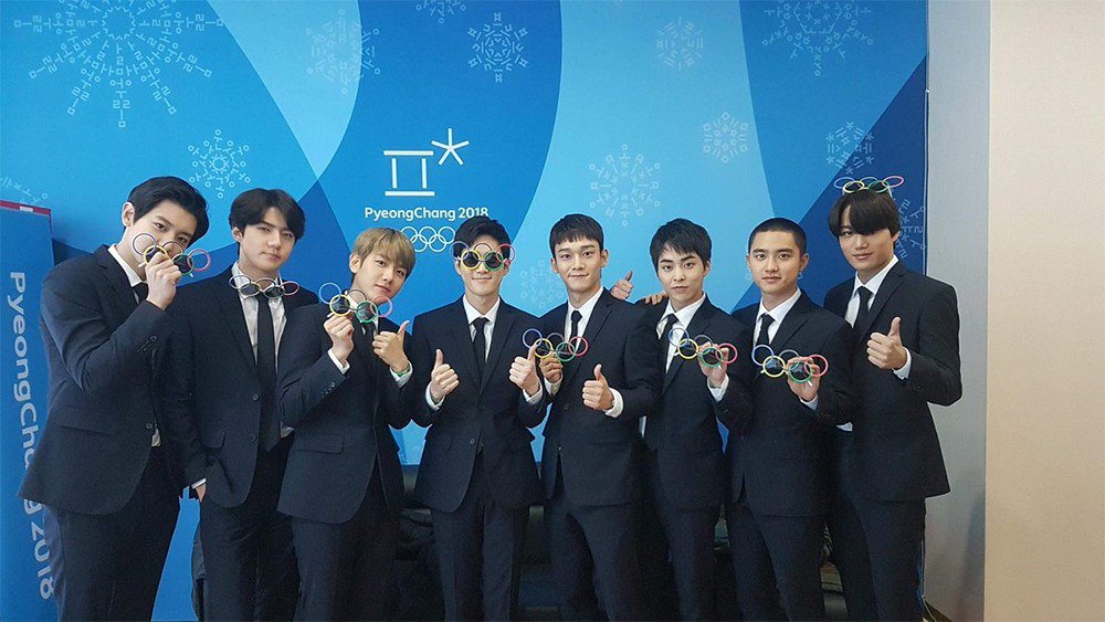 Gantengnya EXO Kenakan Kacamata Pyeongchang Saat Hadiri Konferensi Pers Untuk Upacara Penutupan Pyeongchang Winter Olympics 2018
