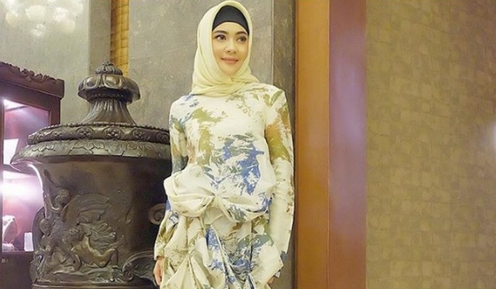 Indah Dewi Pertiwi Sempat Galau Saat Pertama Kenakan Hijab, Kenapa?