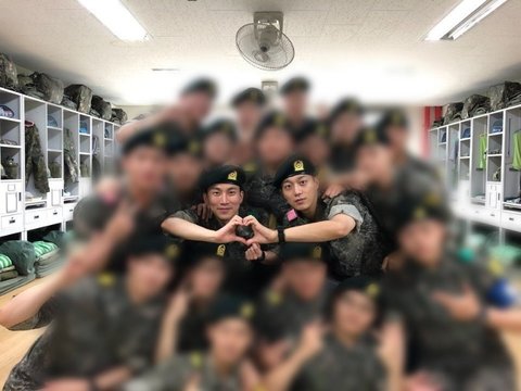 Eunkwang BTOB dan Yoon Doo Joon Highlight Tinggal Seasrama Saat Wajib Militer