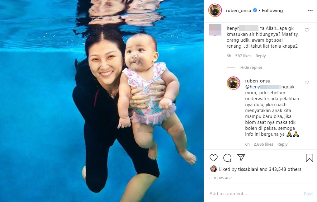 Sarwendah Ajari Thania Berenang, Ruben Jawab Kekhawatiran Netter Air Masuk ke Hidung Bayinya