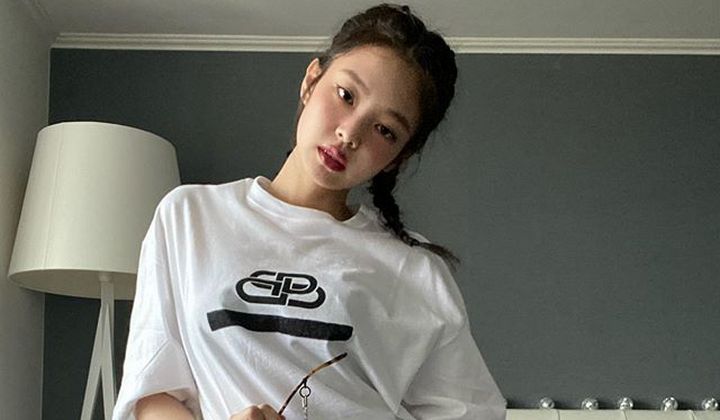 Seksi Menggoda Hingga Selonjoran Di Ranjang Gaya Kece Jennie Bikin Fans Kalang Kabut 